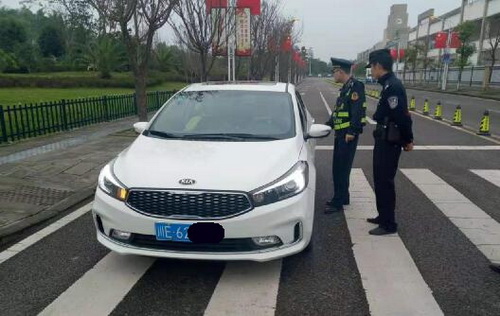 確保群眾出行安全 隆昌市公路運管所多舉措規(guī)范道路運輸市場秩序圖二.jpg